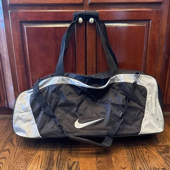 Extra large Nike duffle bag - Picture 1 of 5